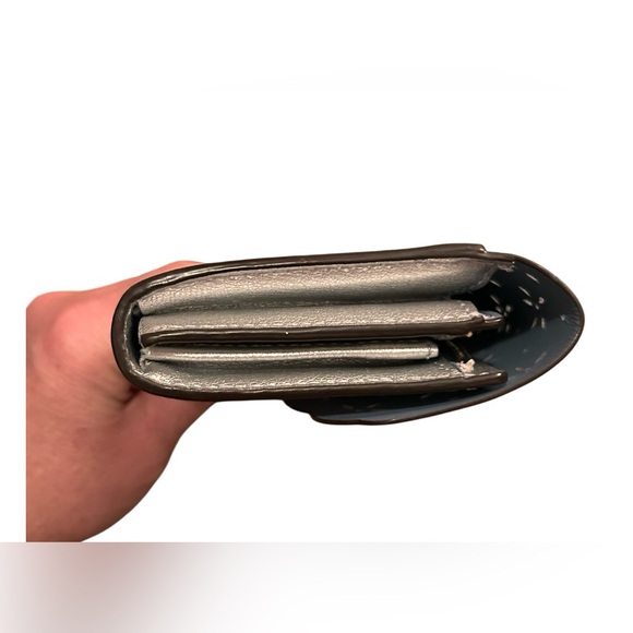 Coach New York - Picture 6 of 10